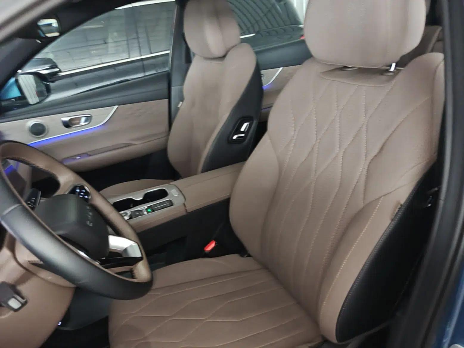 Chery Tiggo 8 PLUS C-DM 2025 1.5T 116 km Prestige Version 5 Seats — миниатюра 17