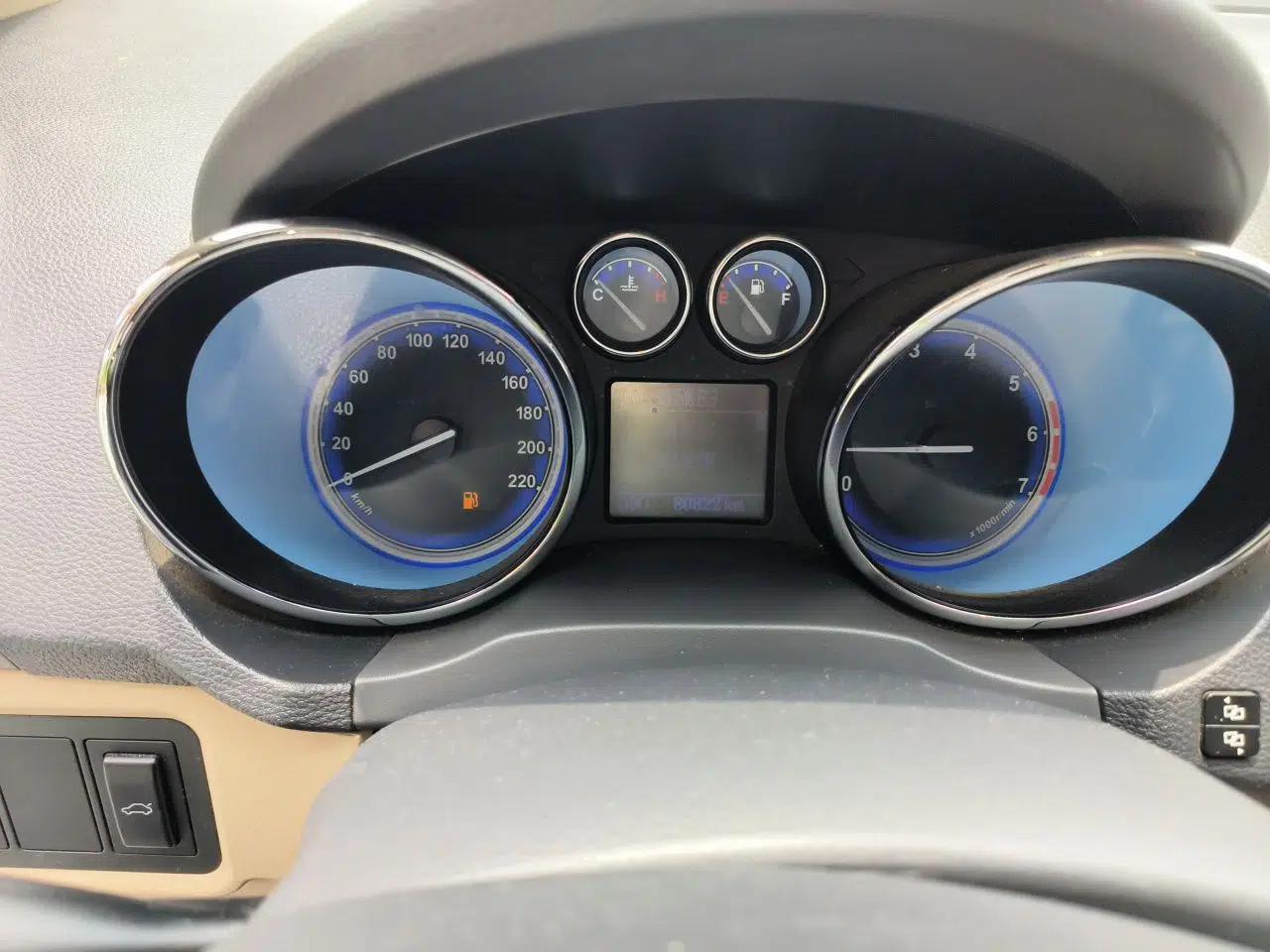 Chery E3 2013 1.5L Manual ZhiShang Model — миниатюра 12