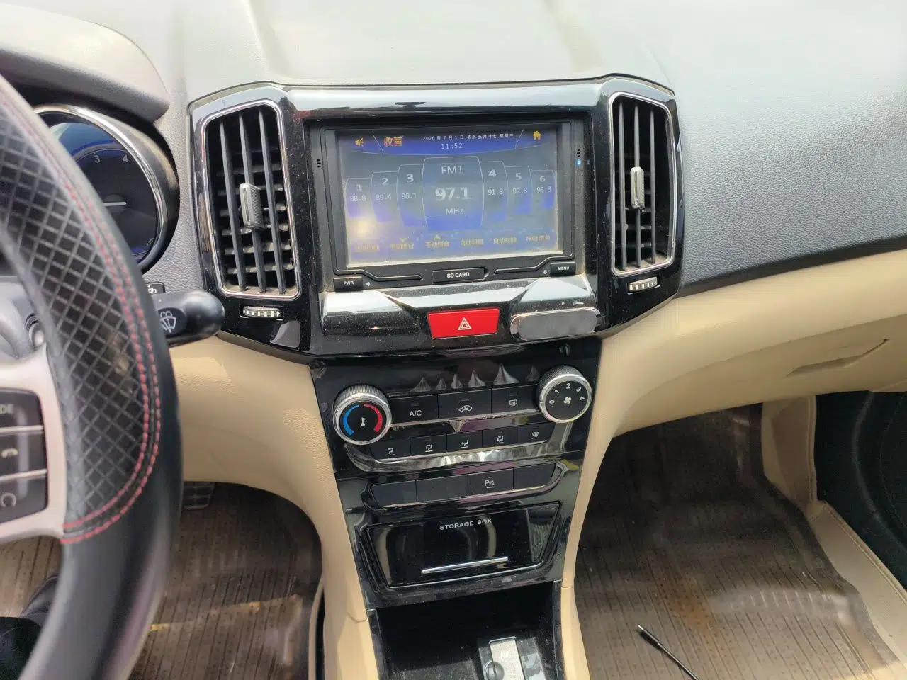 Chery E3 2013 1.5L Manual ZhiShang Model — миниатюра 13