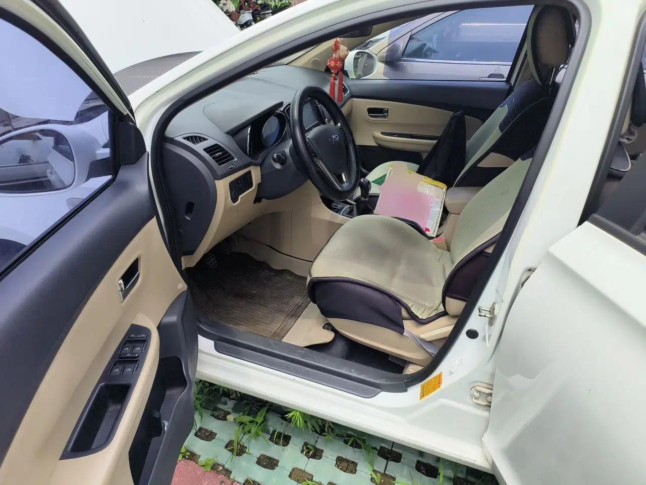Chery E3 2013 1.5L Manual ZhiShang Model — миниатюра 16