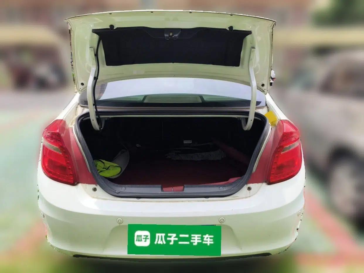 Chery E3 2013 1.5L Manual ZhiShang Model — миниатюра 19