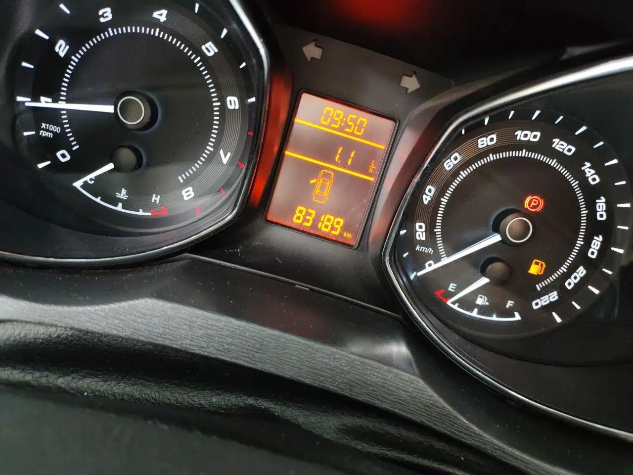 Chery Arrizo 7 2013 1.6L Manual Zhi Ling Edition — миниатюра 12