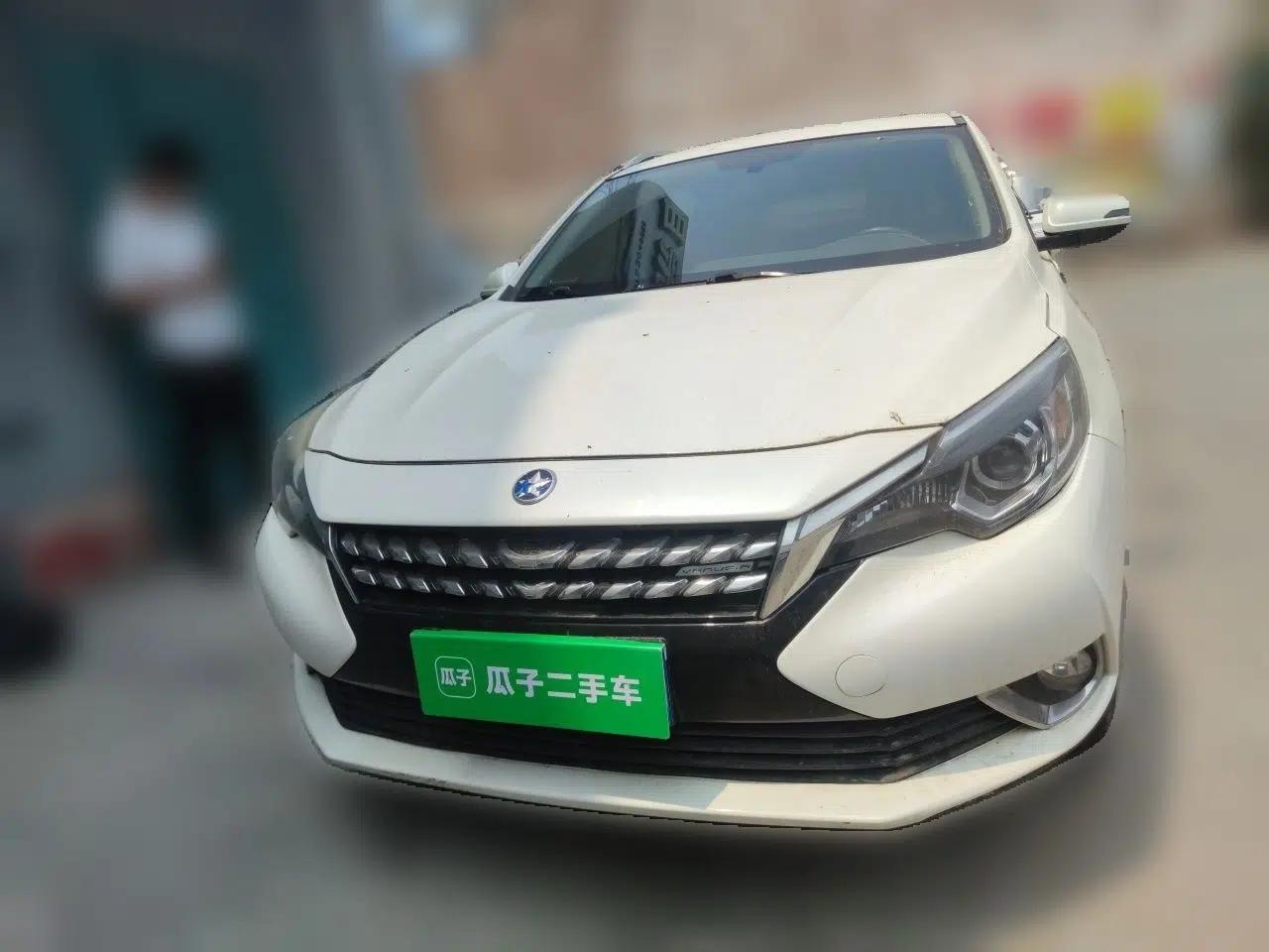 Venucia T90 2017 2.0L CVT Smart Edition — миниатюра 2