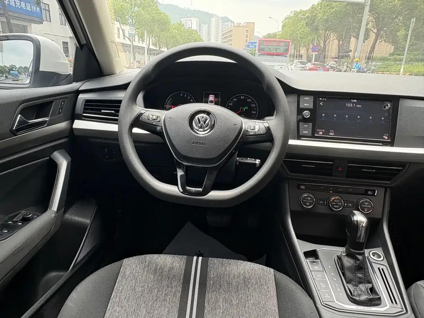 2019 Volkswagen Lavida EV Premium Edition — миниатюра 17