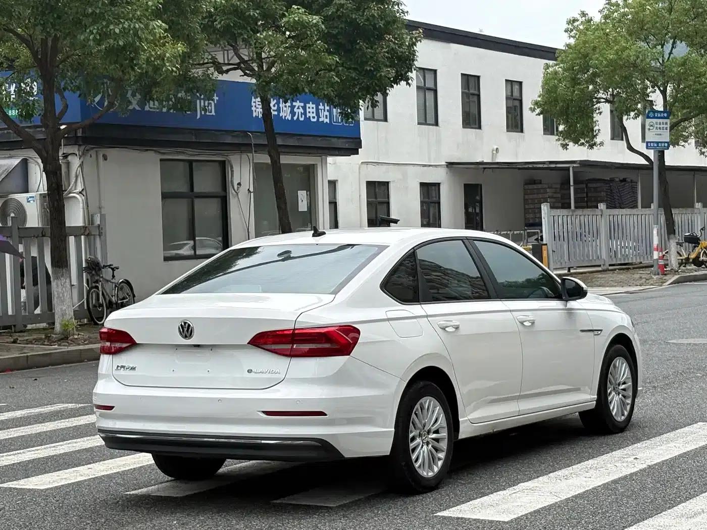 2019 Volkswagen Lavida EV Premium Edition — миниатюра 5