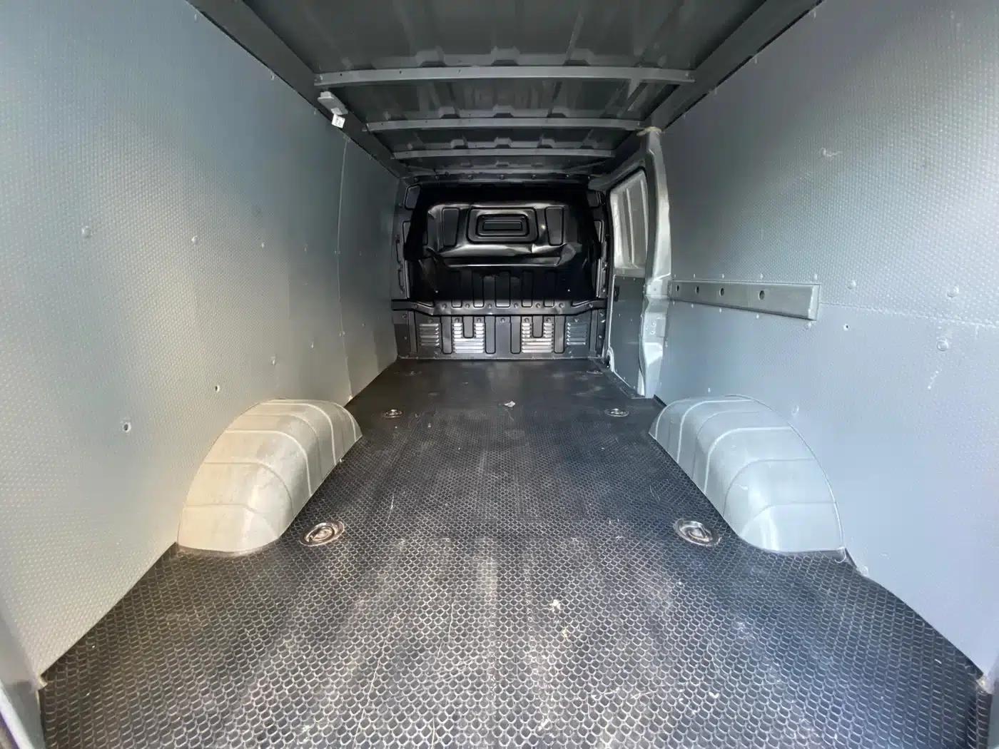 Maxus EV30 2023: Pure Electric Intelligent Logistics Expert, Long Wheelbase, CATL — миниатюра 12
