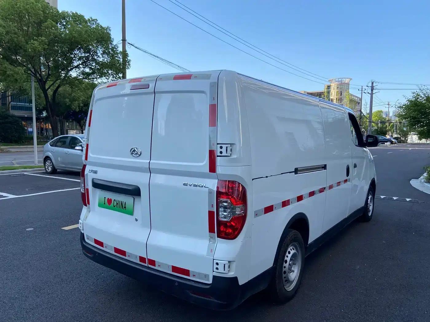 Maxus EV30 2023: Pure Electric Intelligent Logistics Expert, Long Wheelbase, CATL — миниатюра 15