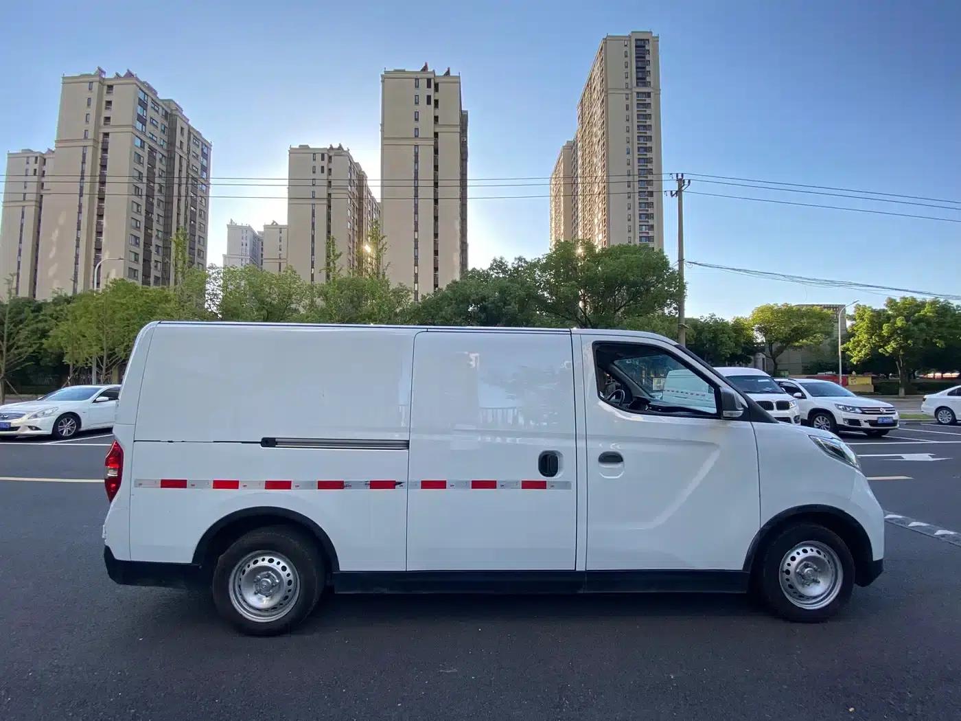 Maxus EV30 2023: Pure Electric Intelligent Logistics Expert, Long Wheelbase, CATL — миниатюра 16