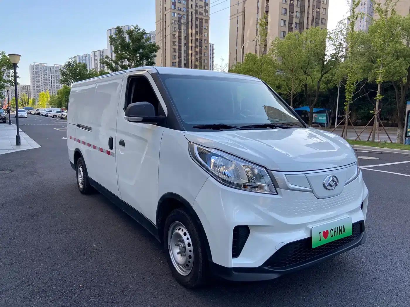 Maxus EV30 2023: Pure Electric Intelligent Logistics Expert, Long Wheelbase, CATL — миниатюра 3