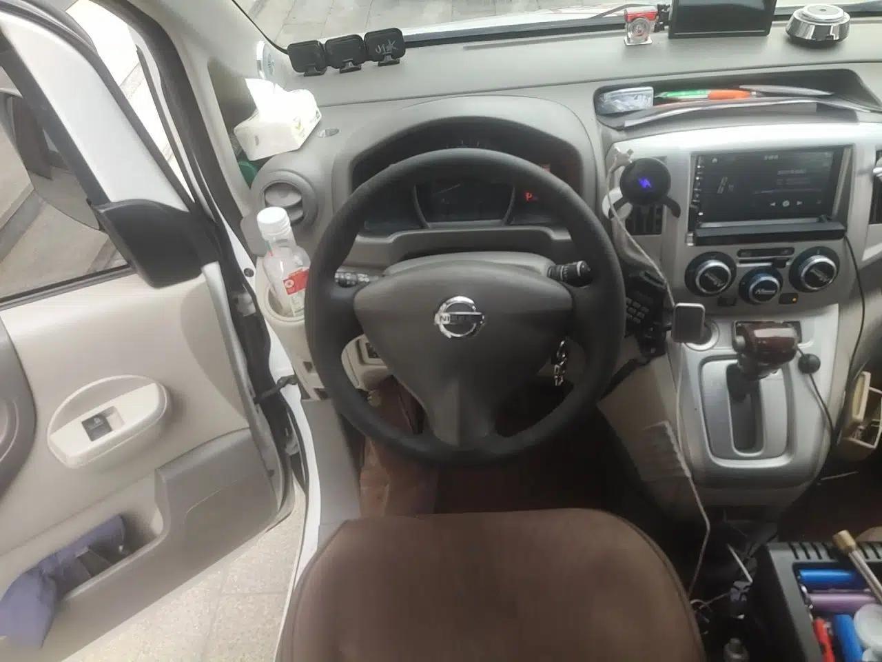 Nissan NV200 2018 1.6L CVT Luxury Model — миниатюра 10