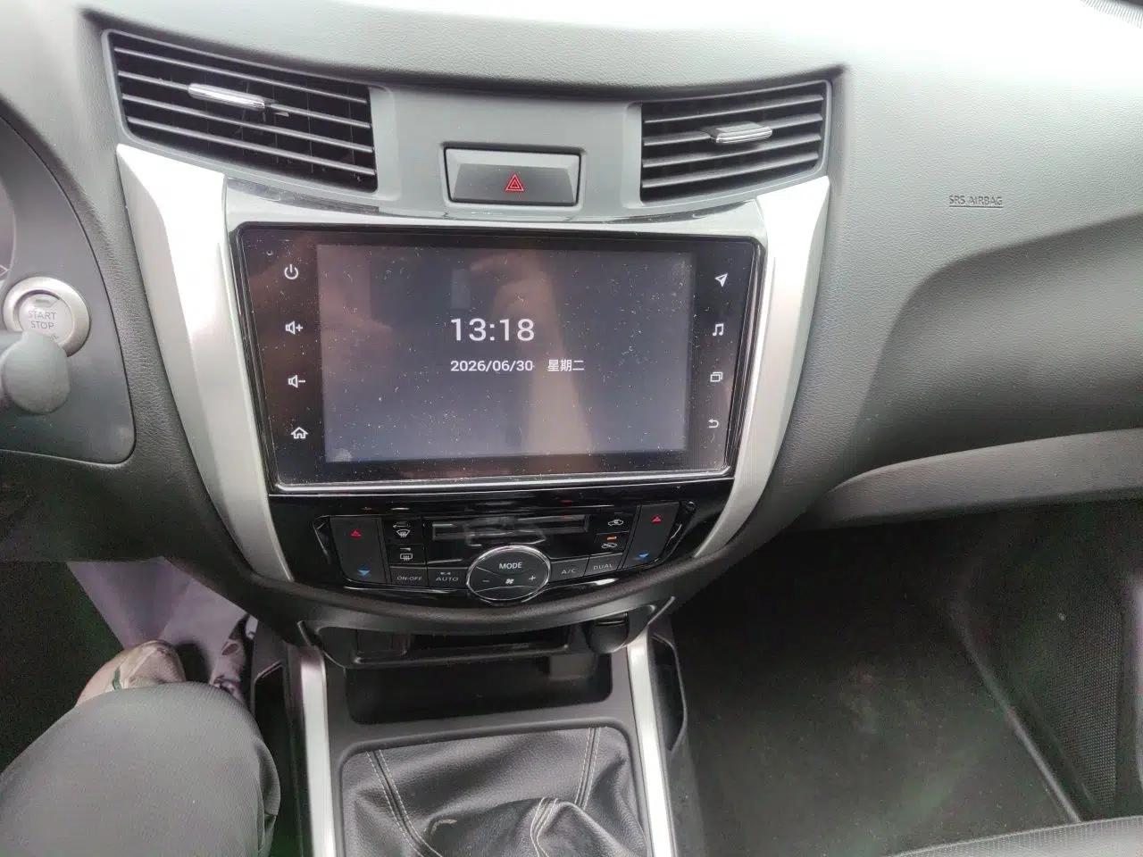Nissan Navara 2021 2.5L Revised Version Manual Transmission Two-Wheel Drive Flagship QR25 — миниатюра 13