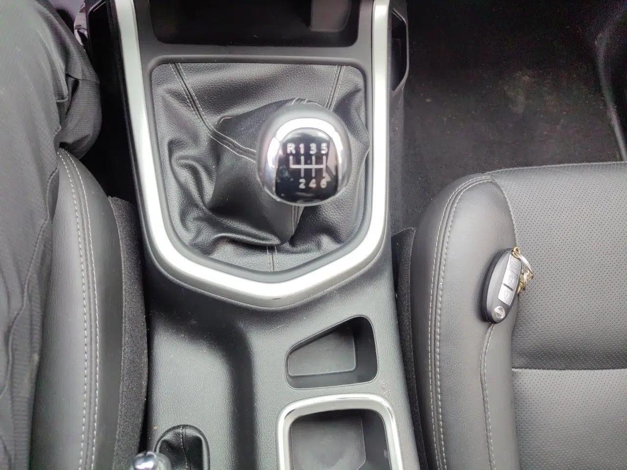 Nissan Navara 2021 2.5L Revised Version Manual Transmission Two-Wheel Drive Flagship QR25 — миниатюра 14