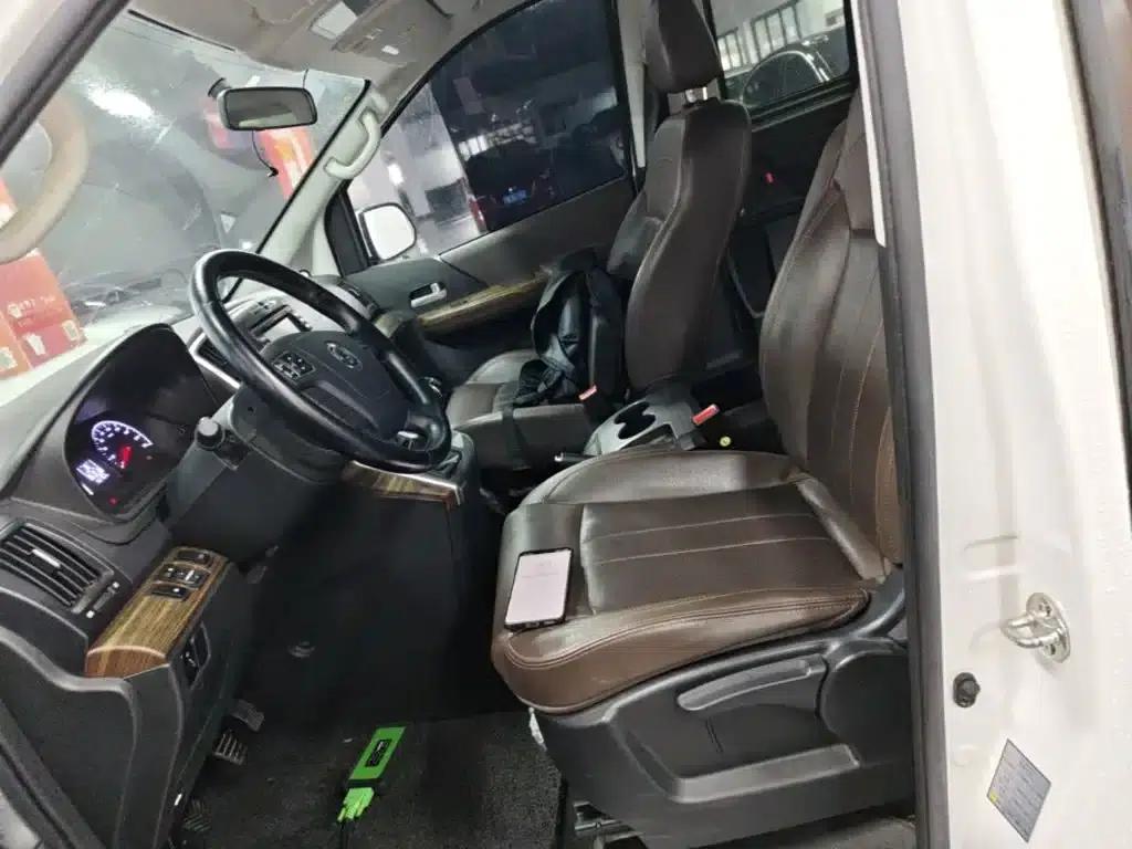 Lingzhi PLUS 2021 2.0L Manual Deluxe 7-Seater — миниатюра 15