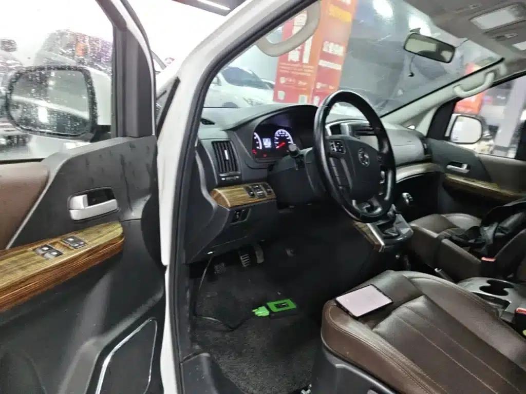 Lingzhi PLUS 2021 2.0L Manual Deluxe 7-Seater — миниатюра 16