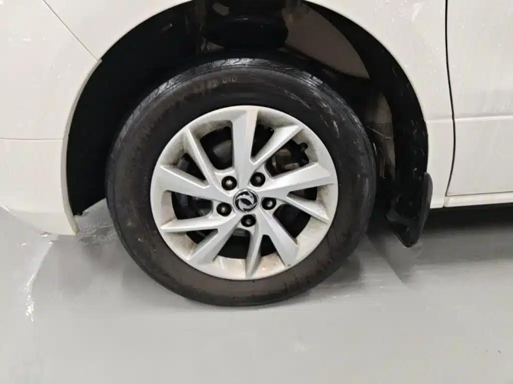 Lingzhi PLUS 2021 2.0L Manual Deluxe 7-Seater — миниатюра 23