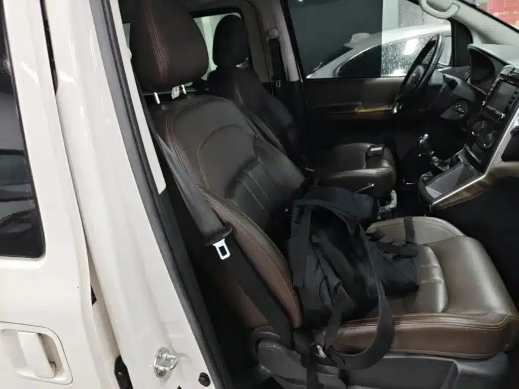 Lingzhi PLUS 2021 2.0L Manual Deluxe 7-Seater — миниатюра 25