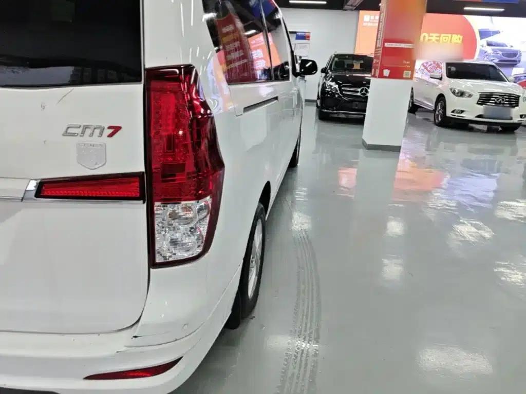 Lingzhi PLUS 2021 2.0L Manual Deluxe 7-Seater — миниатюра 8