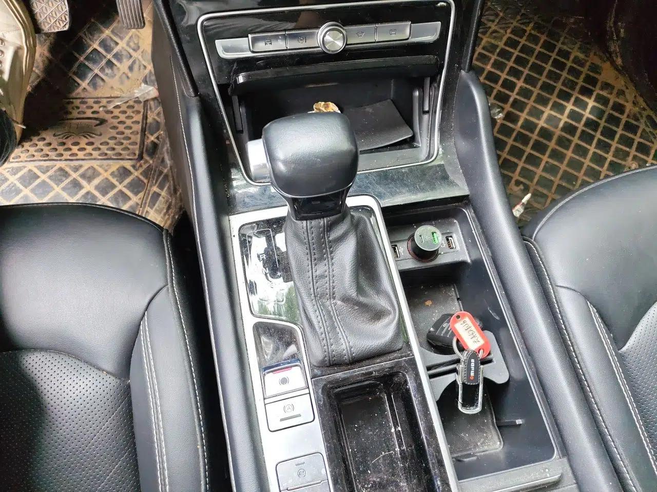 Roewe RX8 2019 30T Two-Wheel Drive Supreme Flagship Edition — миниатюра 14