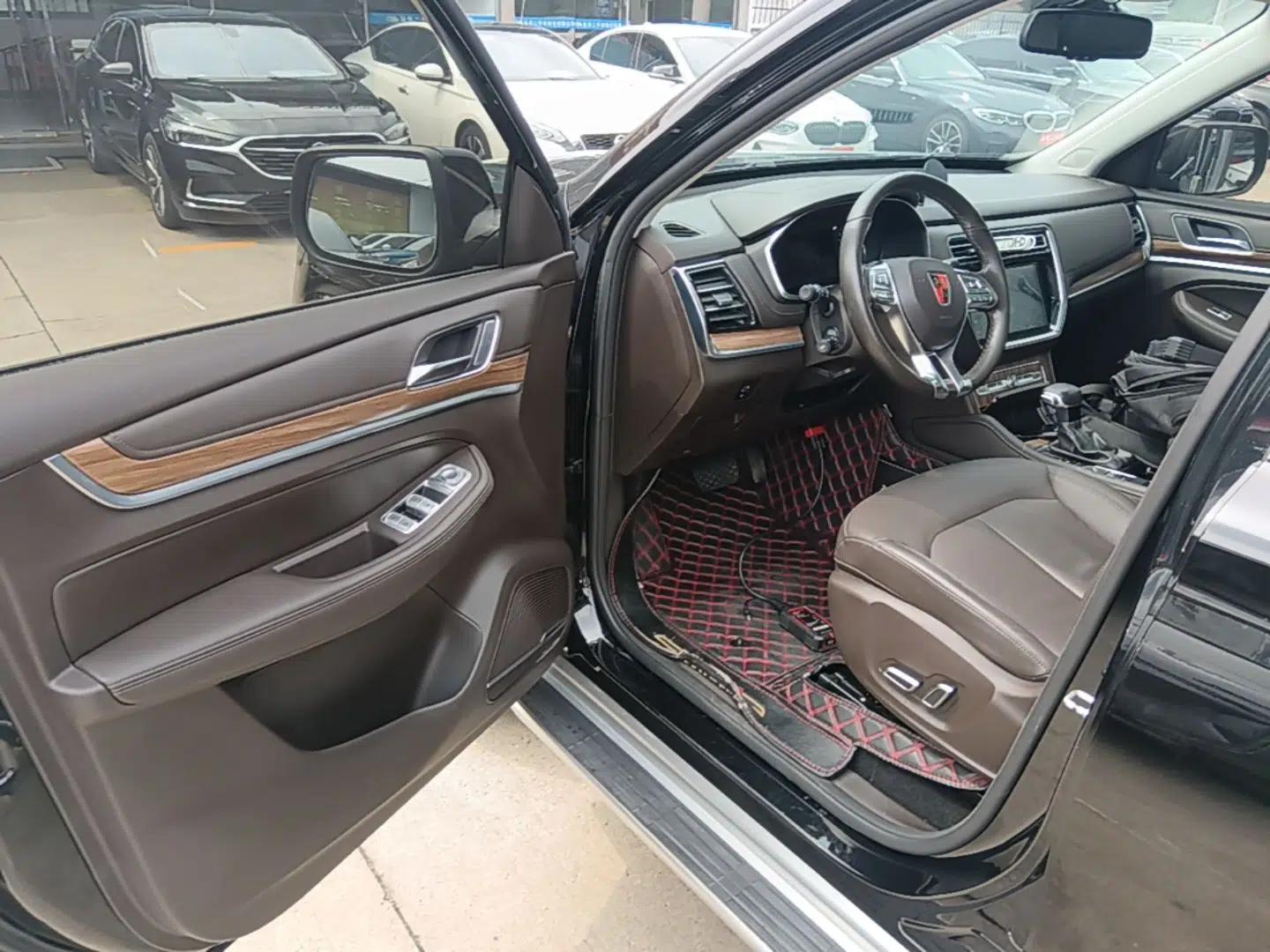 Roewe RX8 2019 30T Smart Connectivity Two-Wheel Drive Supreme Flagship Edition — миниатюра 18