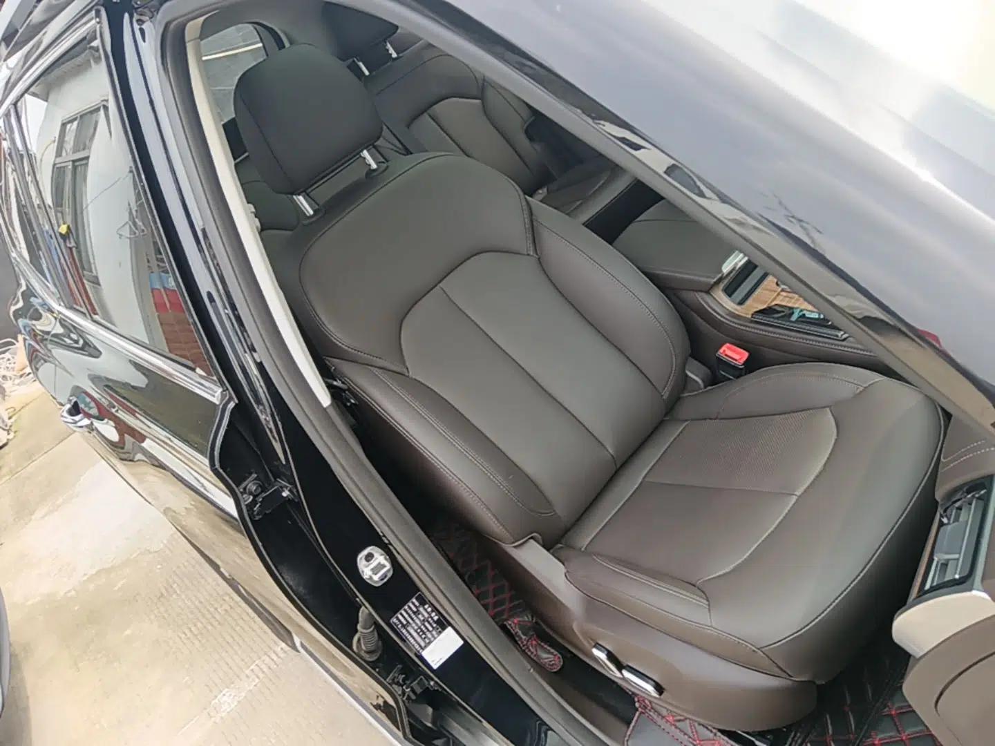 Roewe RX8 2019 30T Smart Connectivity Two-Wheel Drive Supreme Flagship Edition — миниатюра 19
