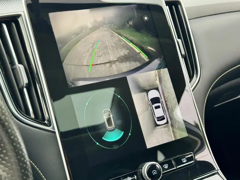 Roewe i6 MAX New Energy 2020 1.5T PHEV Sporty Cool Edition — миниатюра 34