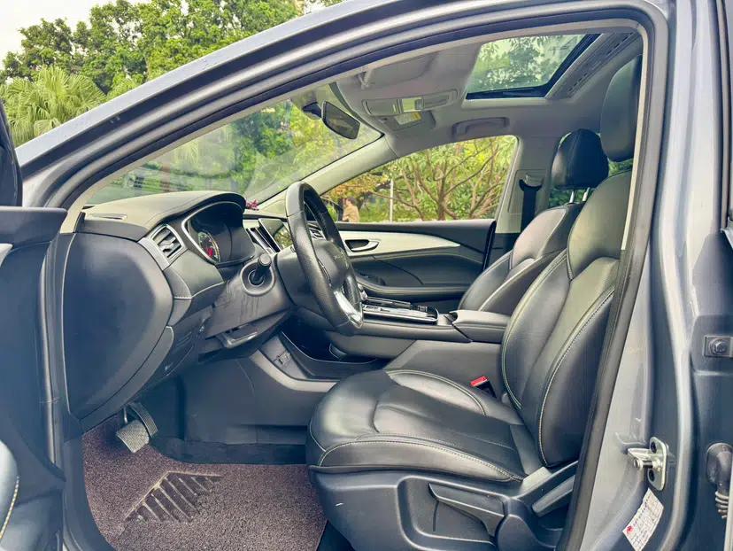 Roewe i6 MAX New Energy 2020 1.5T PHEV Sporty Cool Edition — миниатюра 41