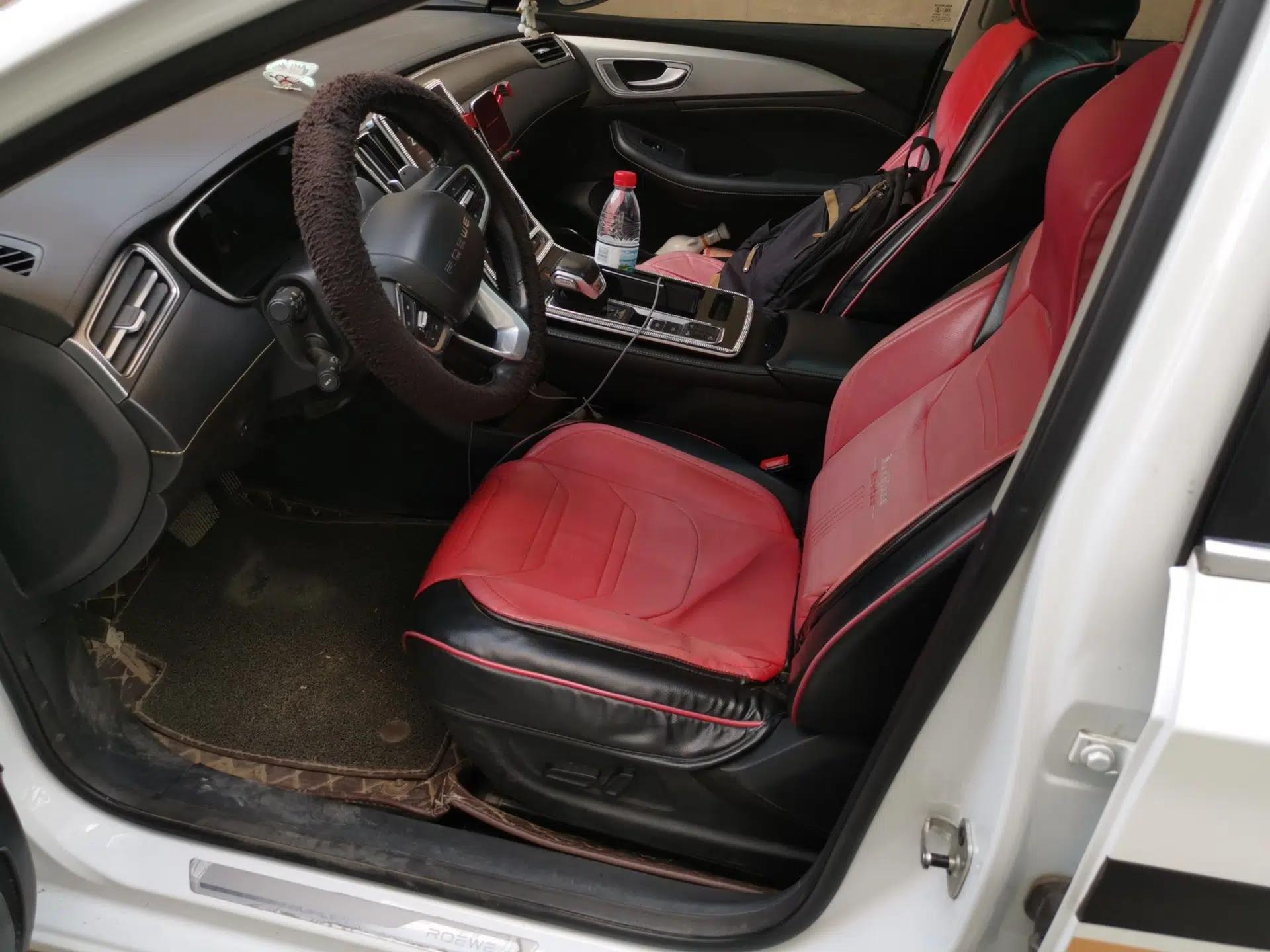 Roewe i6 MAX 2020 300TGI Automatic Cool & Stylish Skyroof Edition — миниатюра 15