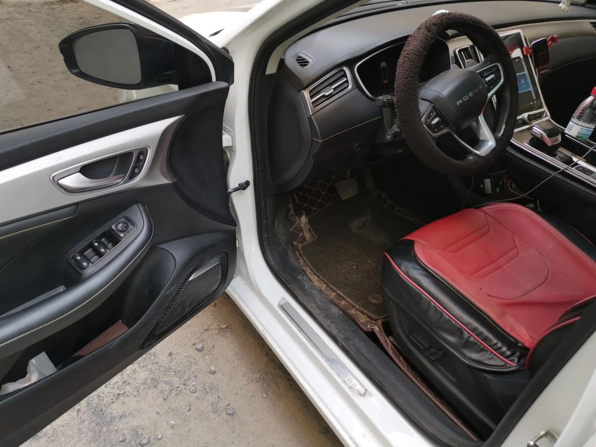 Roewe i6 MAX 2020 300TGI Automatic Cool & Stylish Skyroof Edition — миниатюра 16