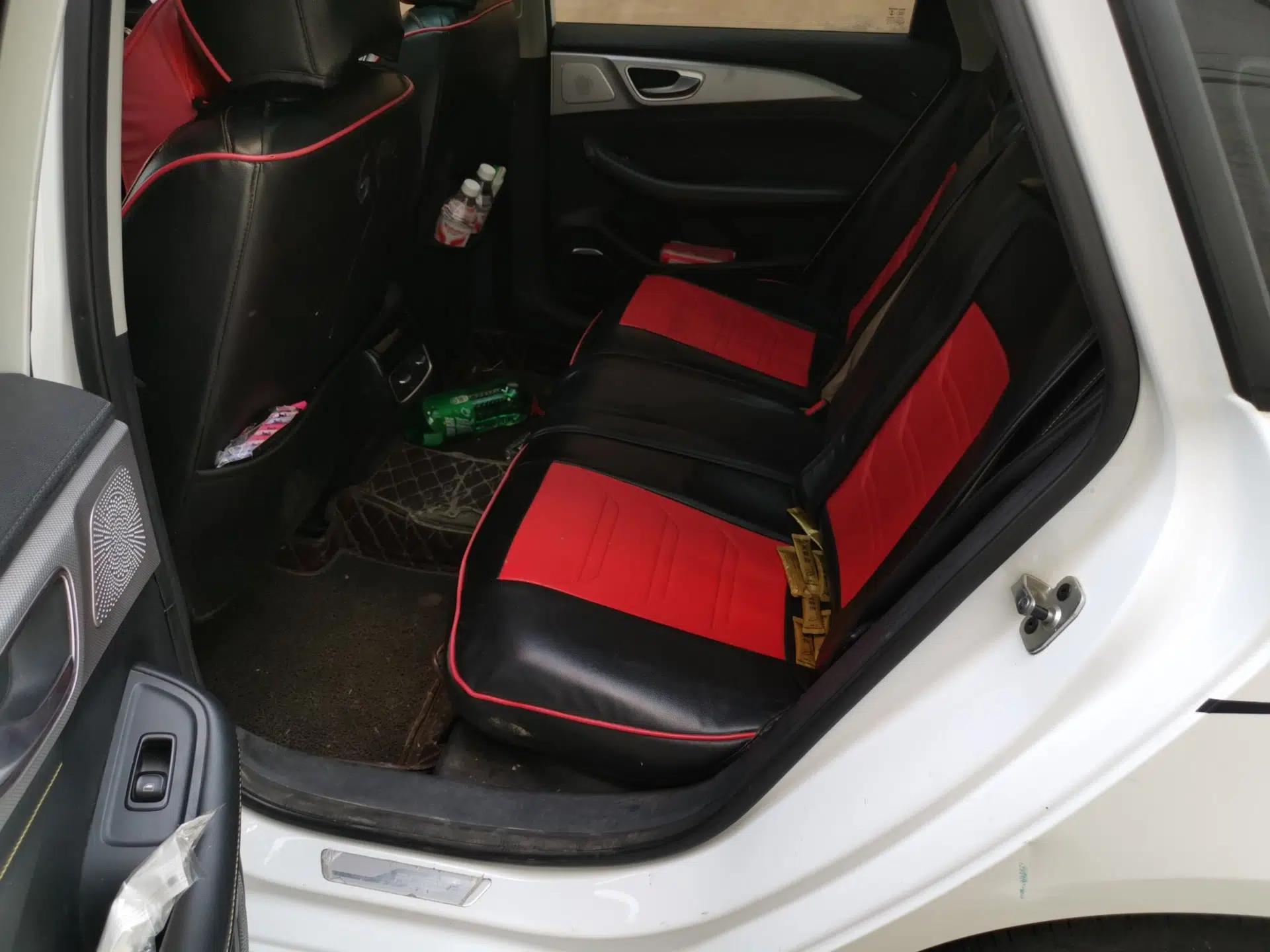 Roewe i6 MAX 2020 300TGI Automatic Cool & Stylish Skyroof Edition — миниатюра 17