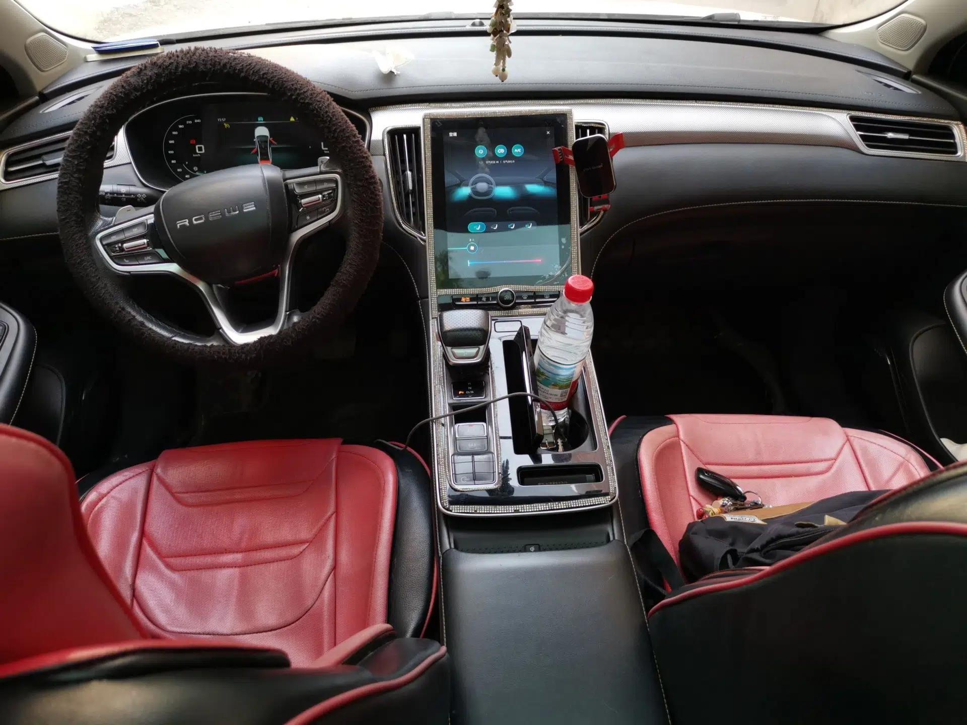 Roewe i6 MAX 2020 300TGI Automatic Cool & Stylish Skyroof Edition — миниатюра 9