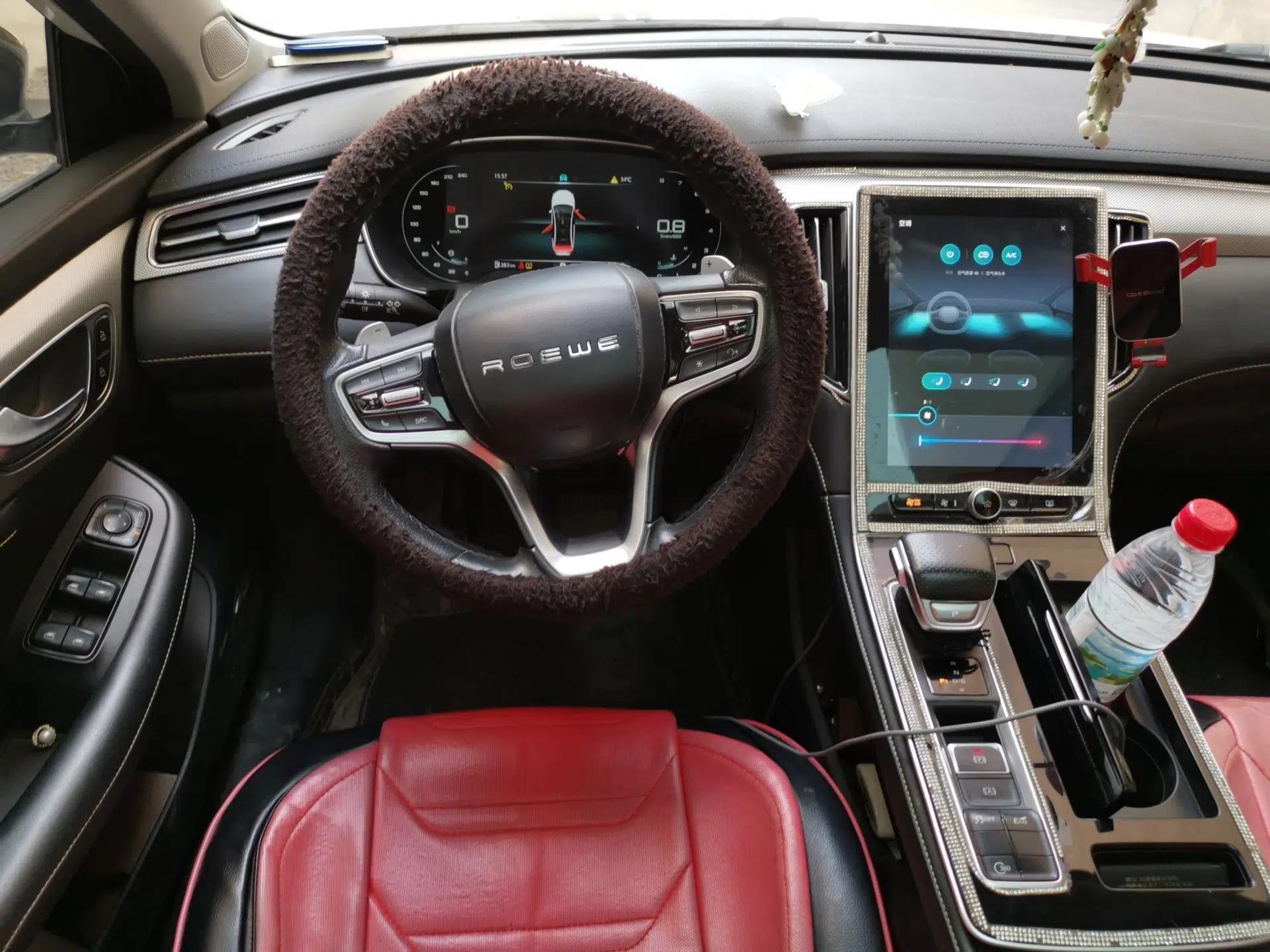 Roewe i6 MAX 2020 300TGI Automatic Cool & Stylish Skyroof Edition — миниатюра 10