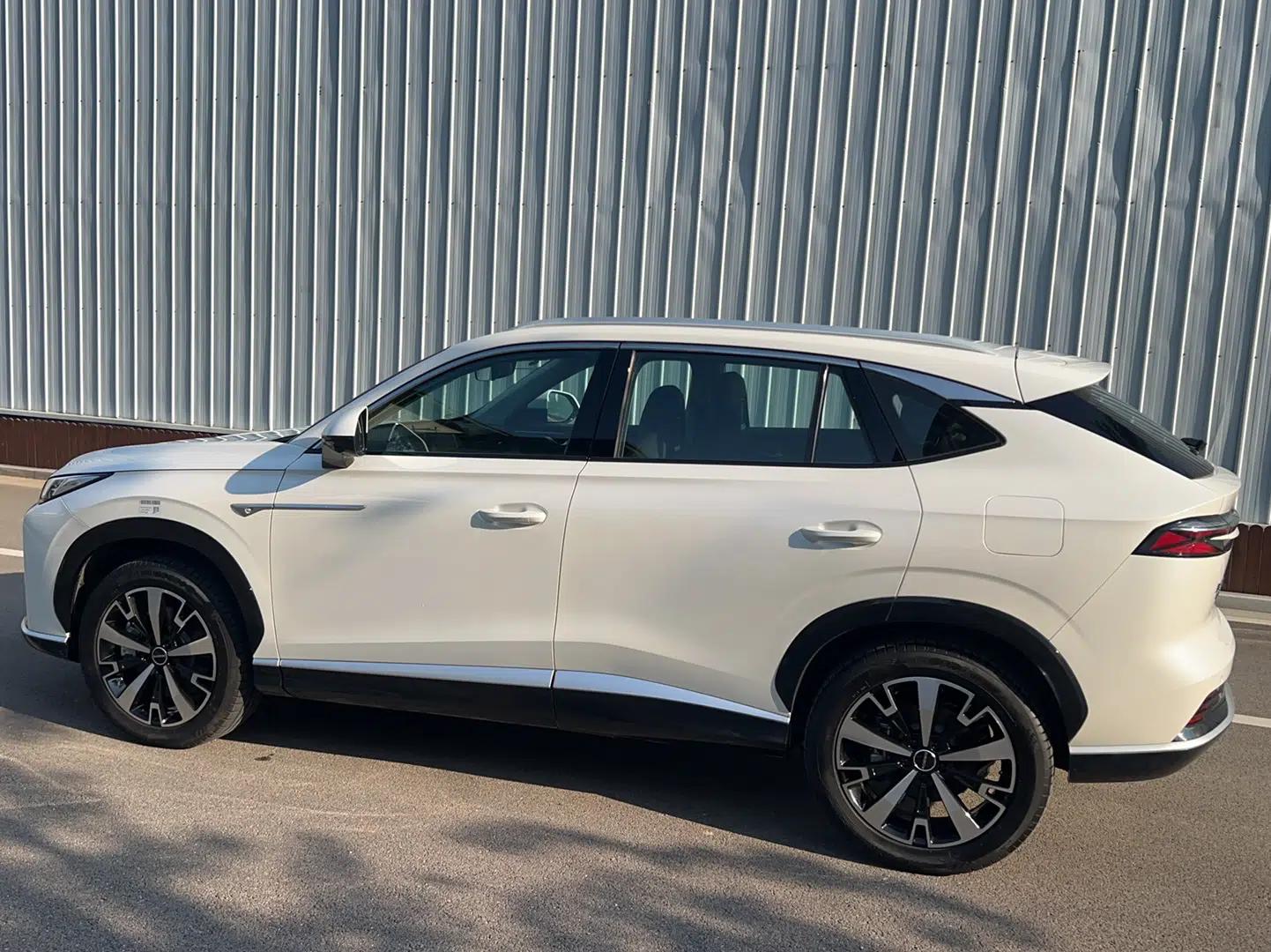 Roewe D5X DMH 2024 135 Flagship Edition — миниатюра 12