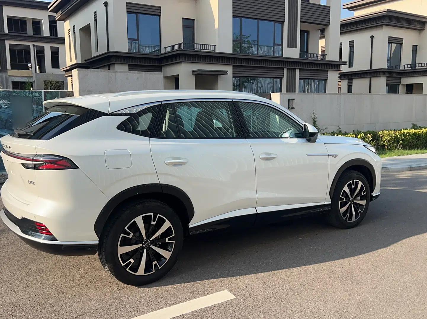 Roewe D5X DMH 2024 135 Flagship Edition — миниатюра 13