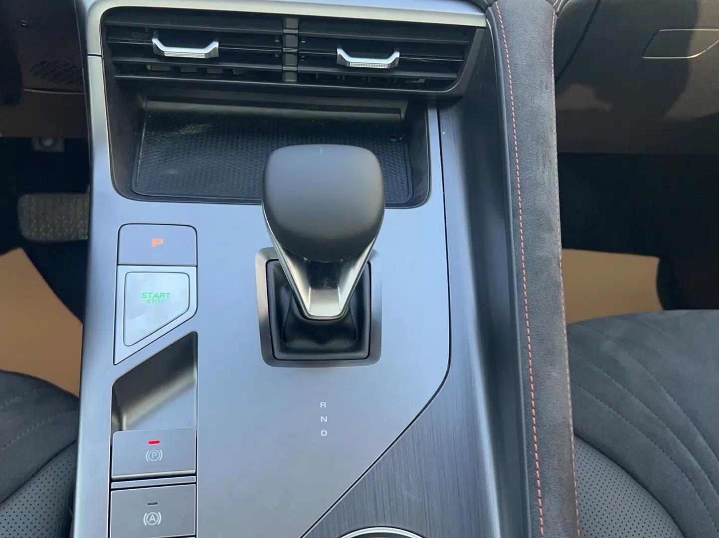 Roewe D5X DMH 2024 135 Flagship Edition — миниатюра 21