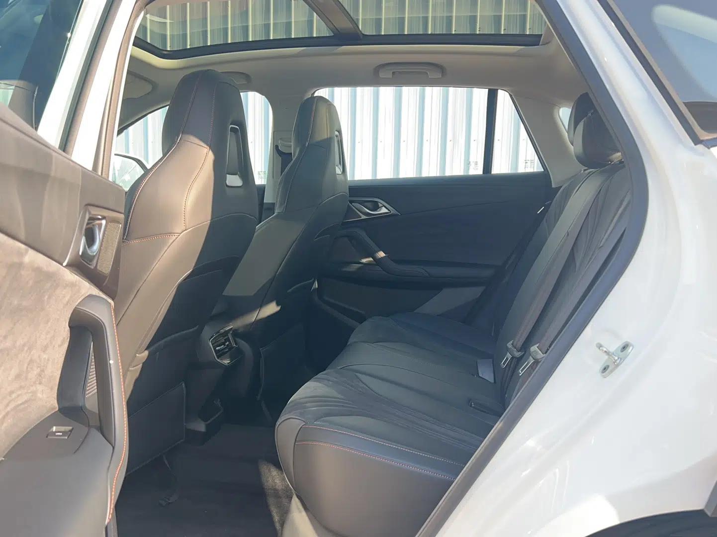 Roewe D5X DMH 2024 135 Flagship Edition — миниатюра 25