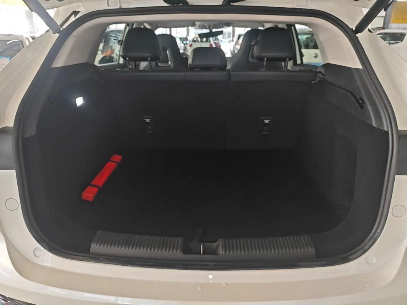 Roewe D5X DMH 2024 135 Flagship Edition — миниатюра 27