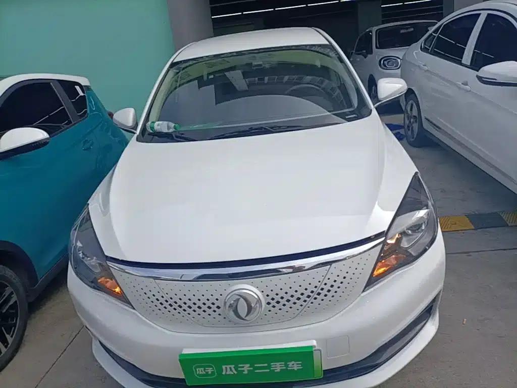 Dongfeng Fengshen E70 2023 Model 400H Battery Swapping Rental Edition — миниатюра 3