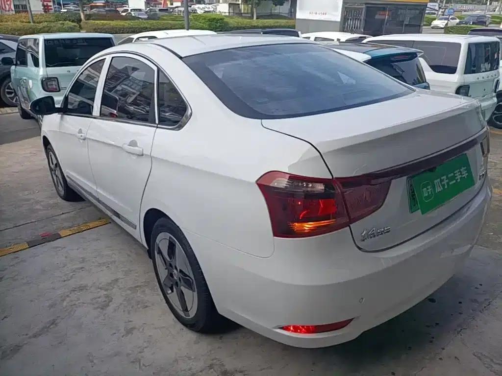 Dongfeng Fengshen E70 2023 Model 400H Battery Swapping Rental Edition — миниатюра 5
