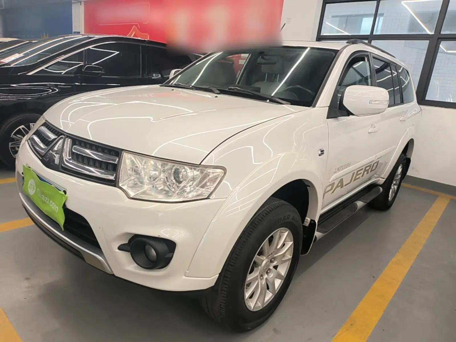 Mitsubishi Pajero Sport 2013 3.0L Automatic Two-Wheel Drive Luxury Edition — миниатюра 1