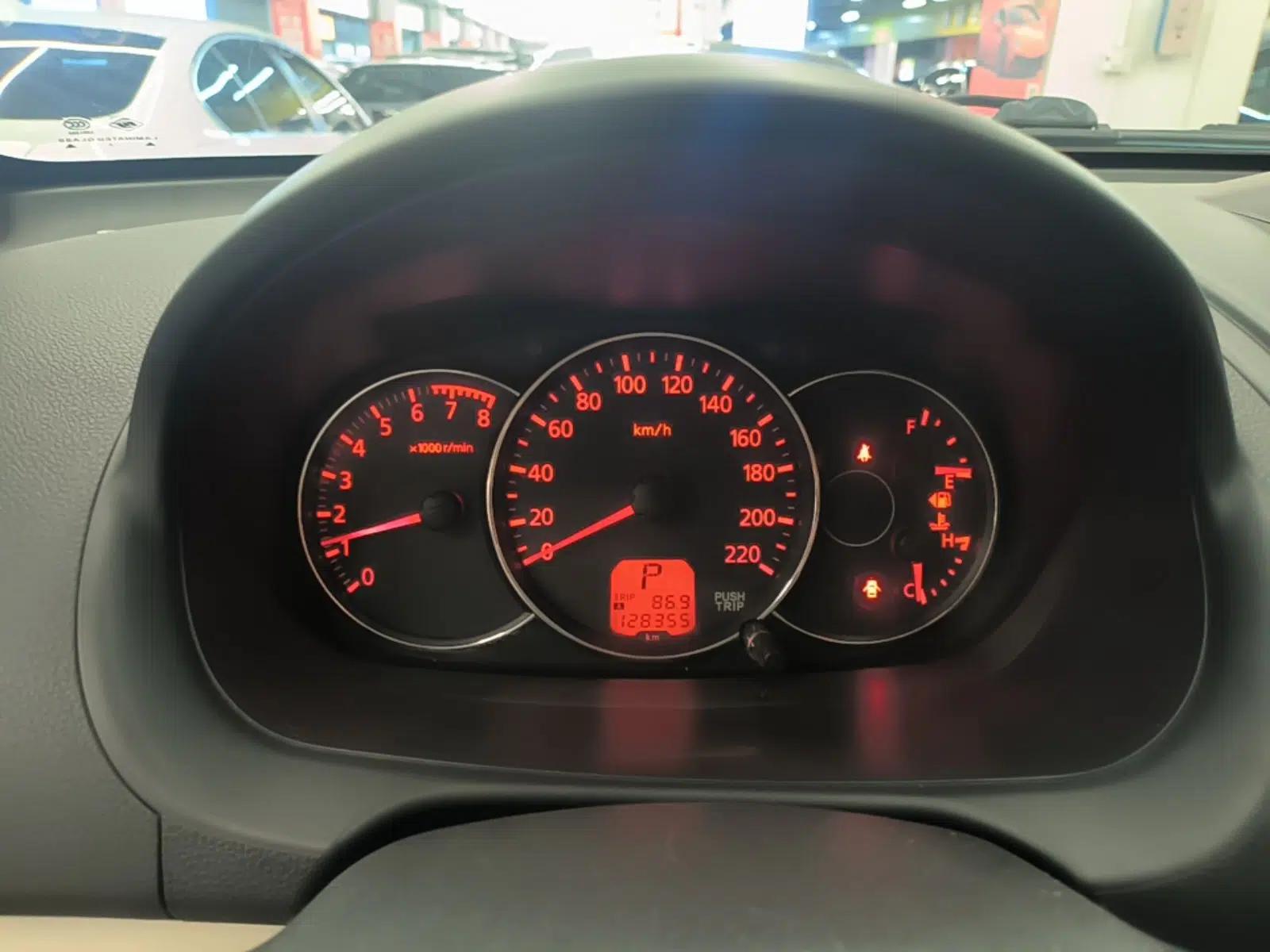 Mitsubishi Pajero Sport 2013 3.0L Automatic Two-Wheel Drive Luxury Edition — миниатюра 14