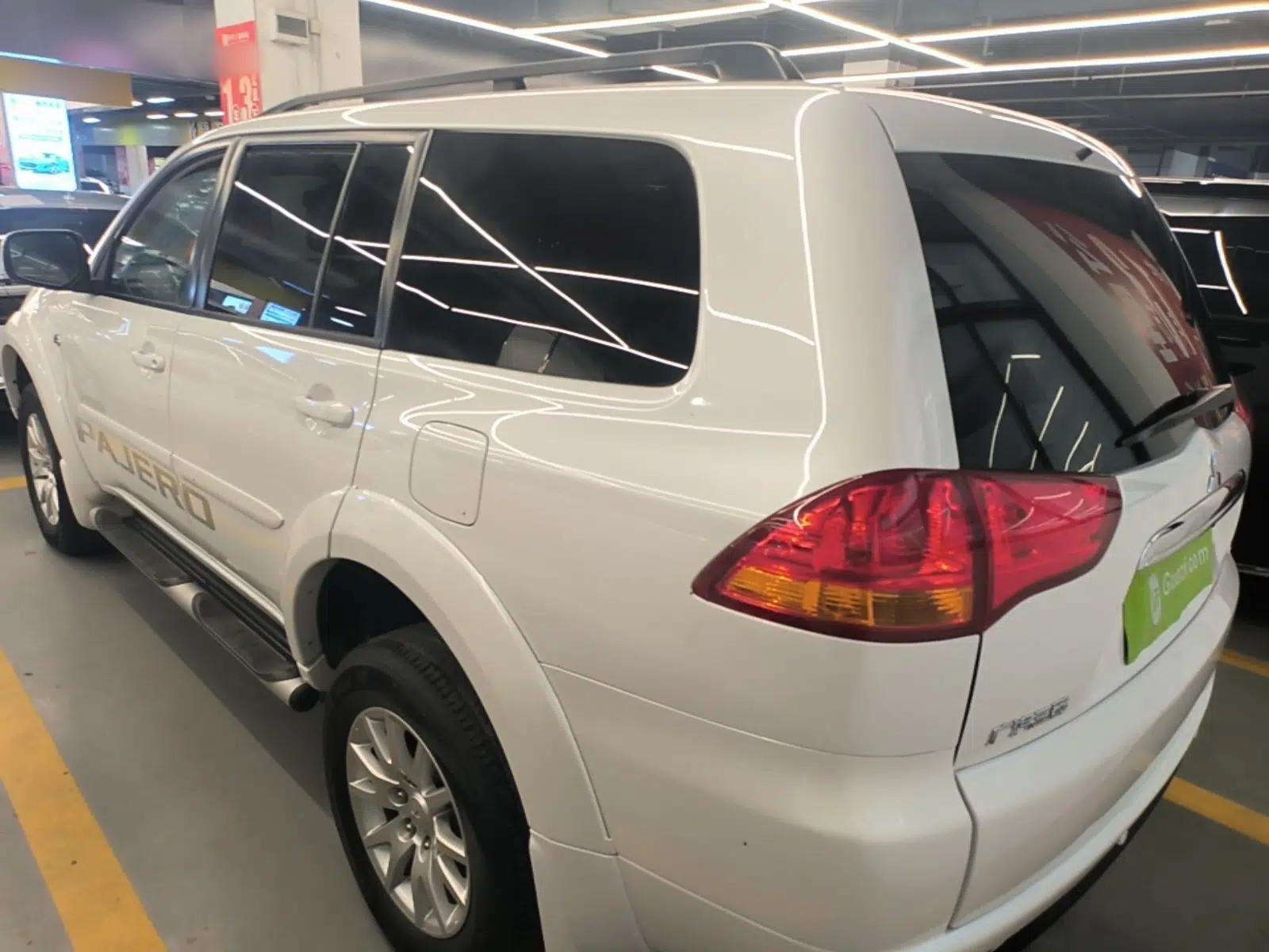 Mitsubishi Pajero Sport 2013 3.0L Automatic Two-Wheel Drive Luxury Edition — миниатюра 4