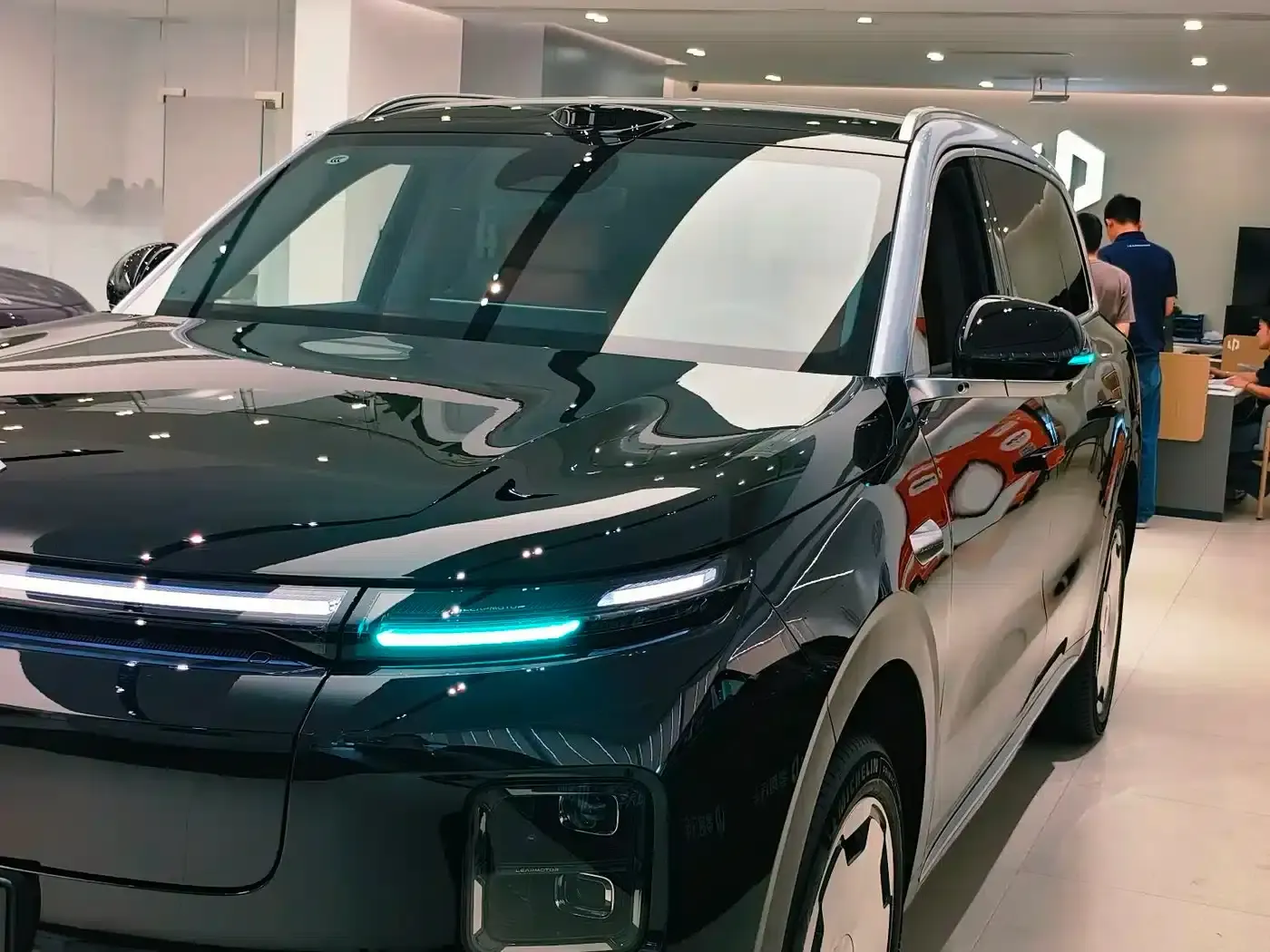 Leapmotor D19 2026 Pure Electric 720 Smart Edition (Six Seats) — миниатюра 2