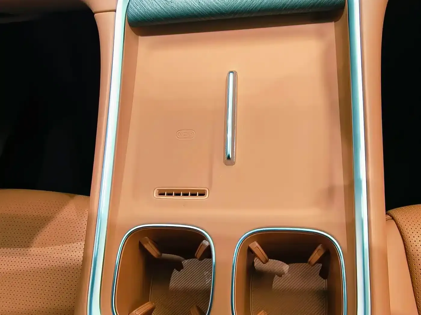 Leapmotor D19 2026 Pure Electric 720 Smart Edition (Six Seats) — миниатюра 13
