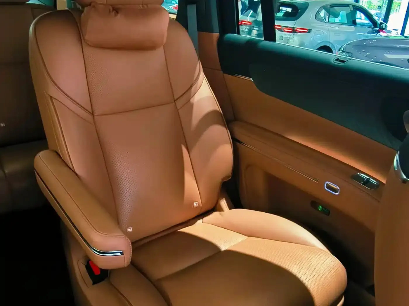 Leapmotor D19 2026 Pure Electric 720 Smart Edition (Six Seats) — миниатюра 21