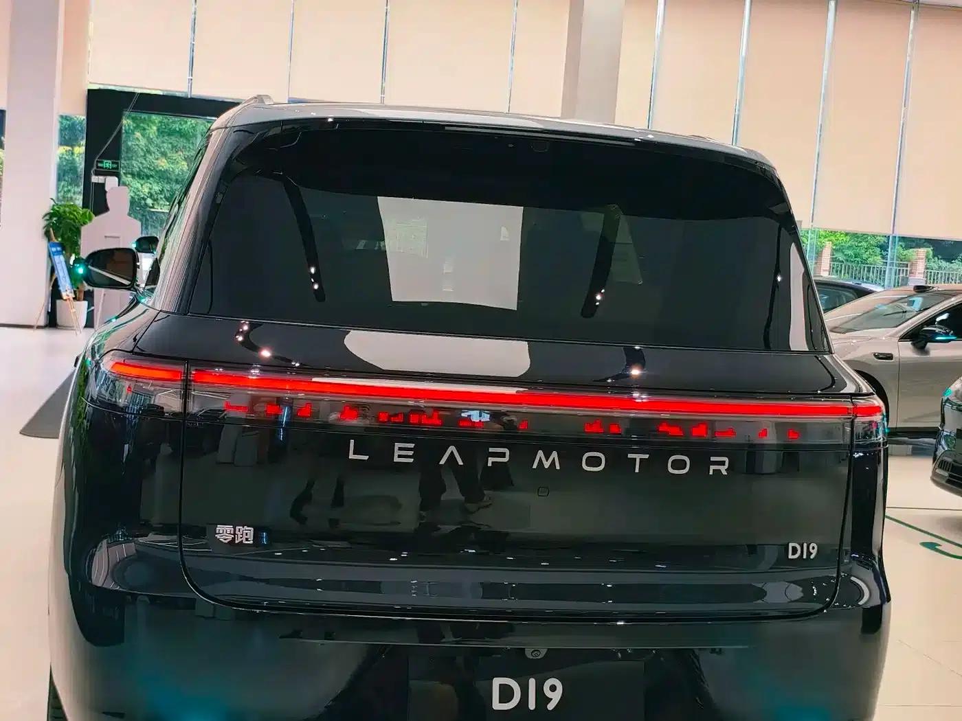 Leapmotor D19 2026 Pure Electric 720 Smart Edition (Six Seats) — миниатюра 4