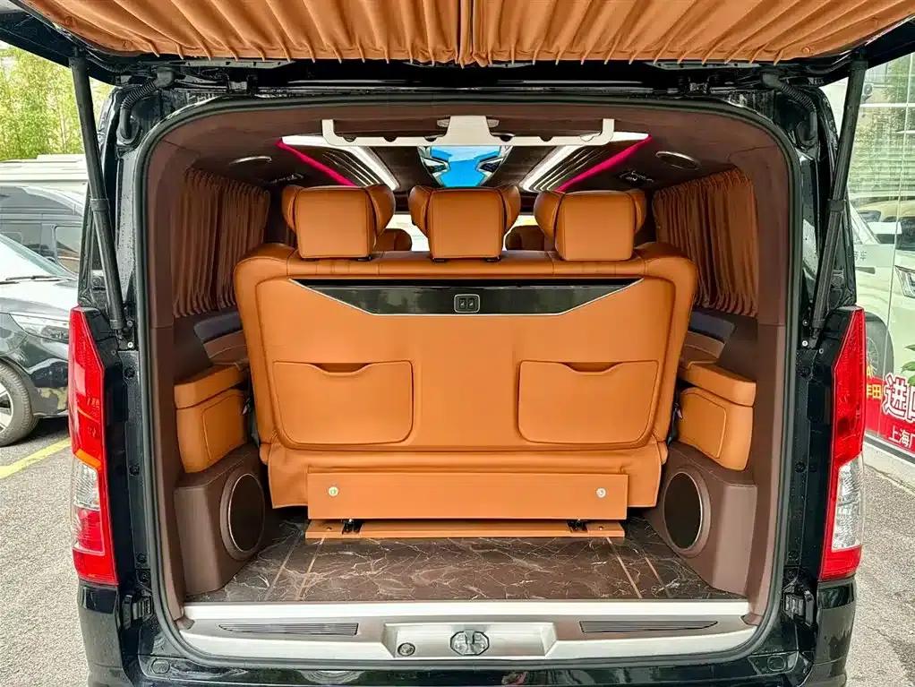 2025 HIACE 3.5L Automatic — миниатюра 11