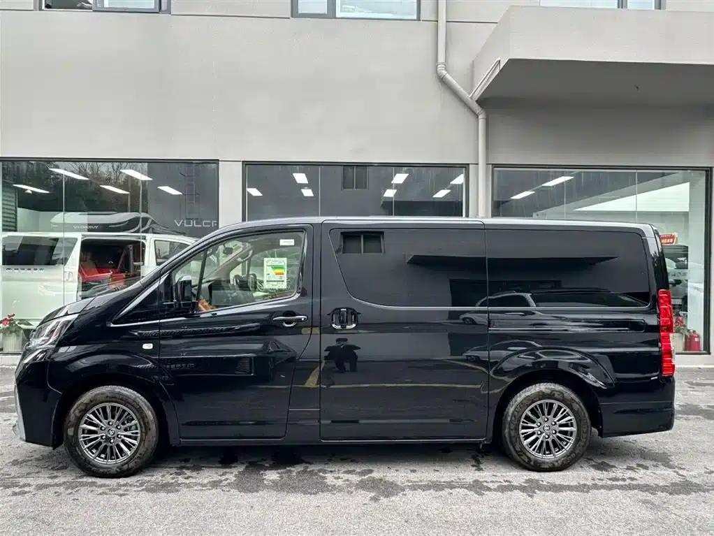 2025 HIACE 3.5L Automatic — миниатюра 3