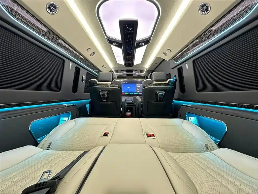 2024 HIACE 3.5L Automatic — миниатюра 11