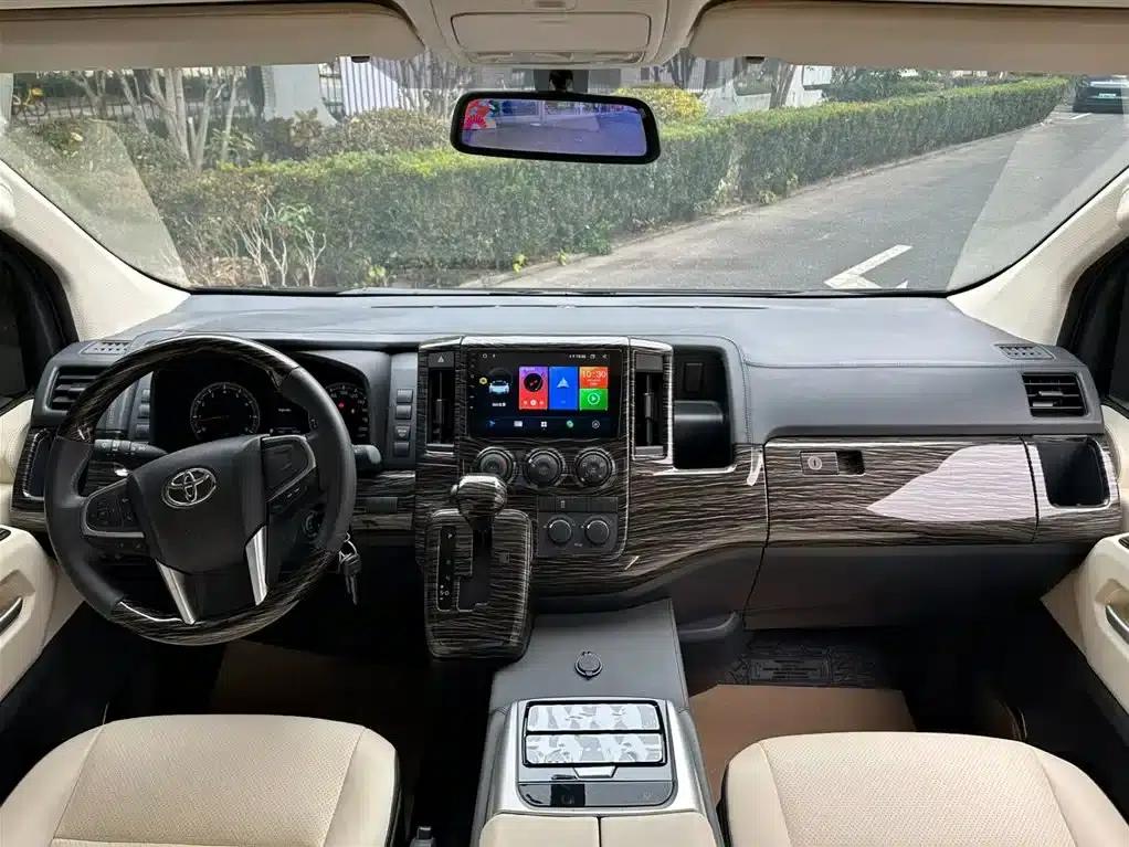 2024 HIACE 3.5L Automatic — миниатюра 5