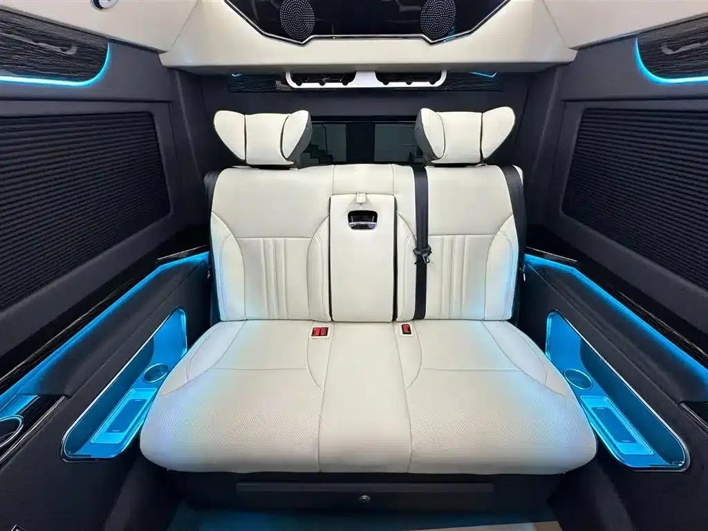 2024 HIACE 3.5L Automatic — миниатюра 10